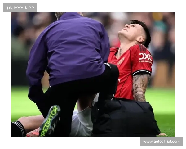 谢什科伤退瞬间，曼联锋线人手告急