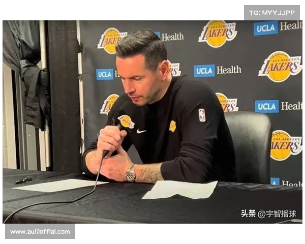 雷迪克回应湖人防守问题:教练要求不高是核心症结 雷迪克回应湖人防守问题:教练要求不高是核心症结