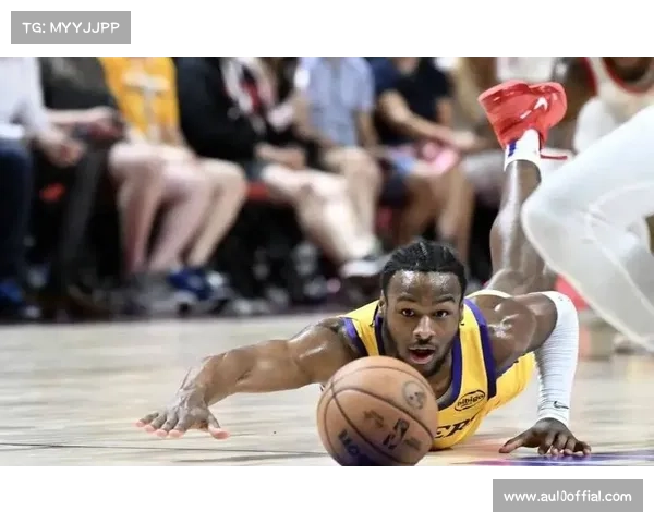 布朗尼过去三场16分，湖人新秀渐入佳境